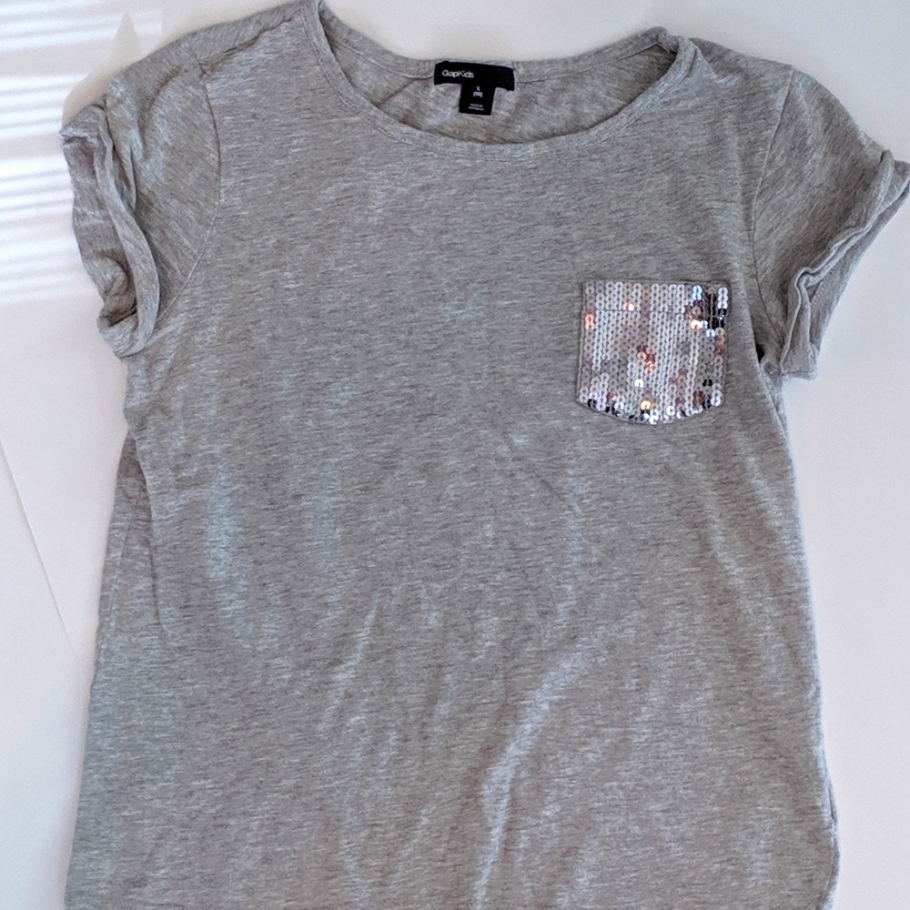 🌵- GAP T-shirt with Sequence Pocket